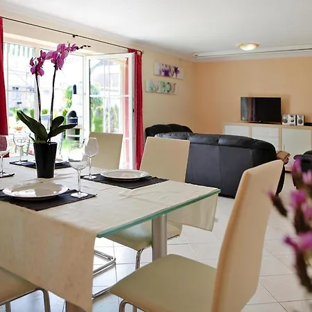 Ferienhaeuser Am Kummerower In