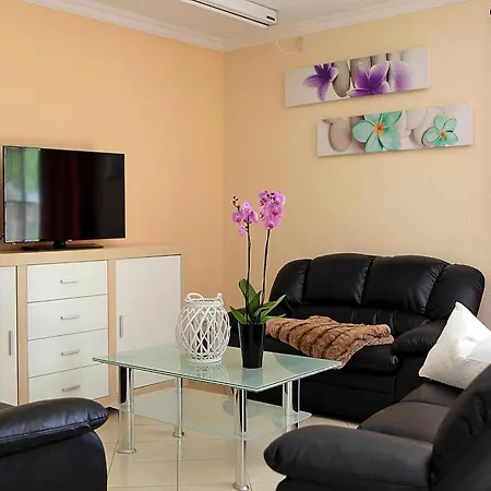 Ferienhaeuser Am Kummerower In