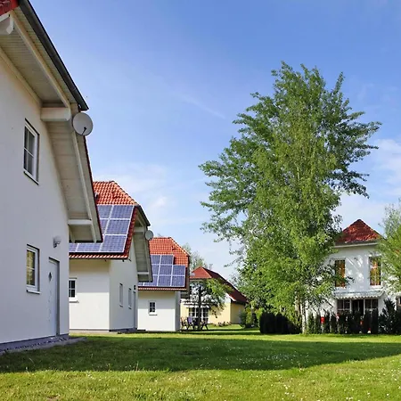 Ferienhaeuser Am Kummerower In