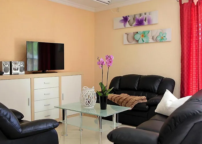 Ferienhaeuser Am Kummerower In