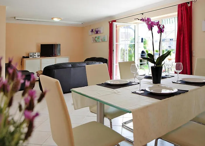 Ferienhaeuser Am Kummerower In Semesterbostad