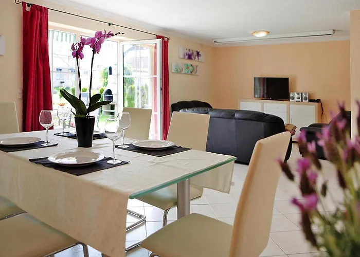 Ferienhaeuser Am Kummerower In Semesterbostad *